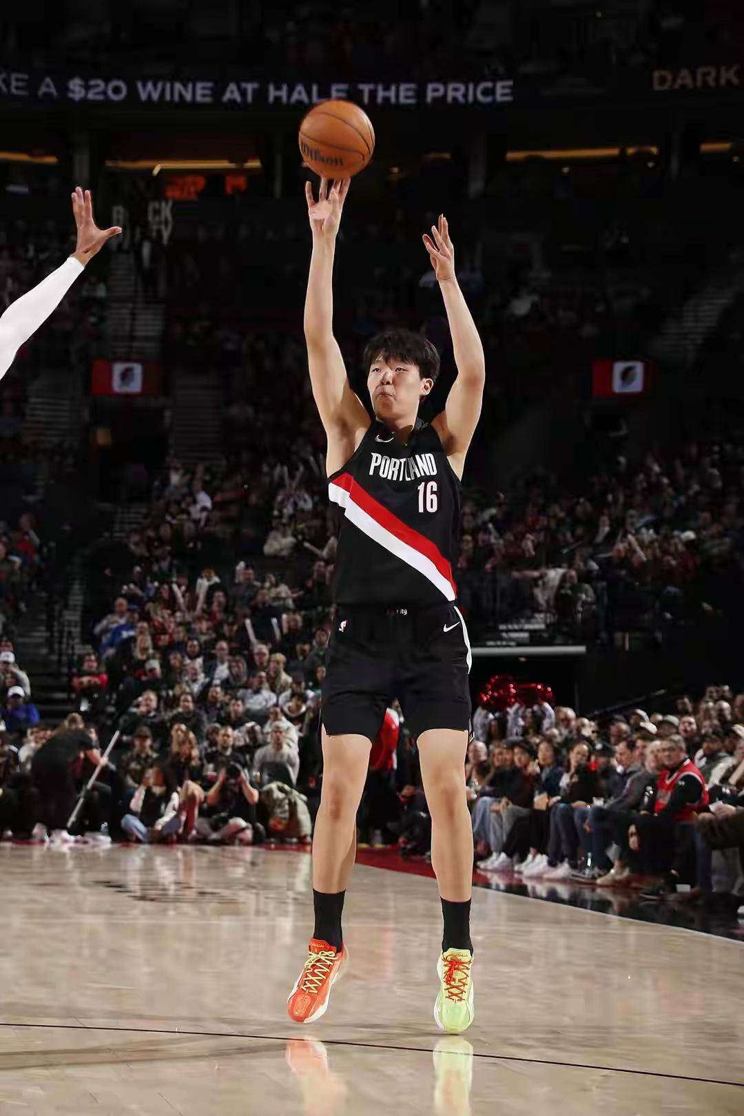 关于今夜门兴格拉德巴赫备战NBA常规赛新疆广汇集结日内部沟通，集结日波特兰开拓者内部沟通都惊呆了的信息